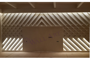 Панели были смонтированы нашими монтажниками и окрашены, установлены и подключены световые профили. Результат не может не радовать). Цвет панелей - Ral 9001 (слоновая кость). Мощность ленты - 9,6 Вт/метр.