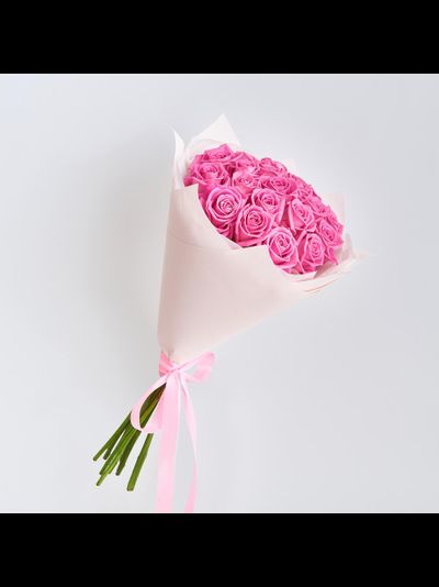 19 розовых роз