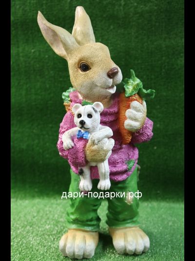 Кролик с игрушкой  58*29см   3кг   полистоун Россия  2899/012438*