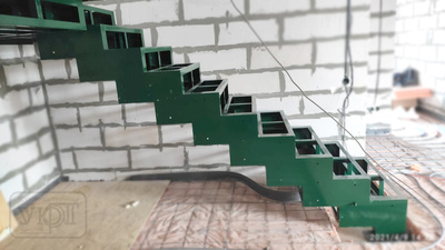 мк №23. металлокаркас лестницы (под зашивку)