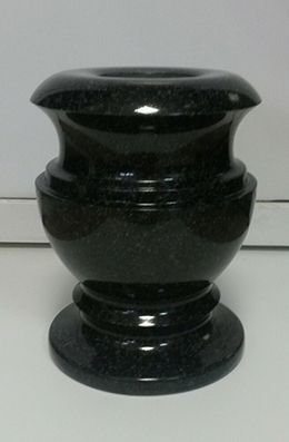 Ваза гранитная 17