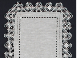 Льняная скатерть-дорожка (наперон) на стол "Примула" 32*82 см