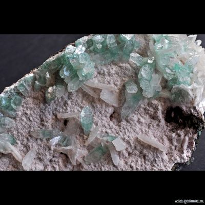 Апофиллит и стильбит на мордените. 124*77*40мм (ААА)