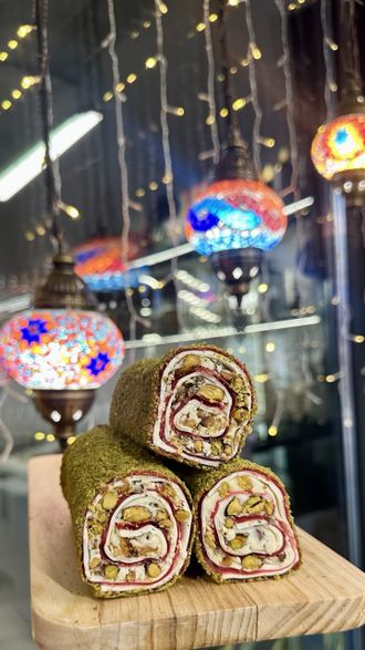 Рахат-лукум каймак с гранатом в фисташке, 100 гр.