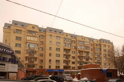 Реклама на стойках в домах район Арбат