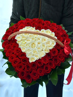 101 роза в корзине "сердце"