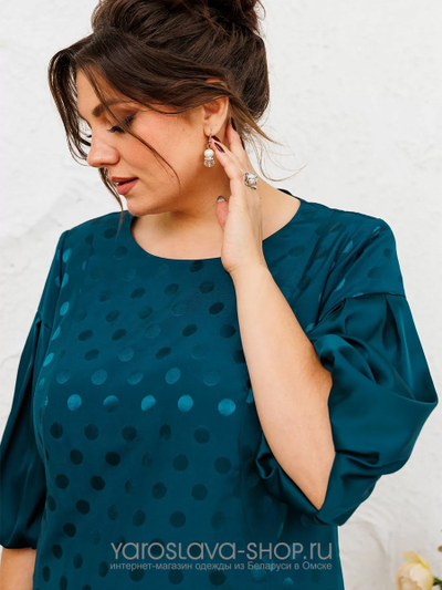 Женское нарядное платье в изумрудном цвете