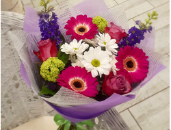 "Тет-а-тет" - букет из гербер и дельфиниумов
