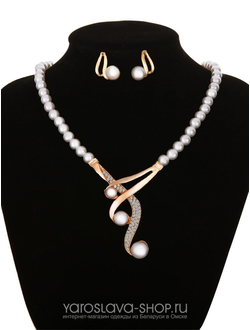 АЛ-195.Набор: колье из жемчуга с подвесом и серьги-пусеты.