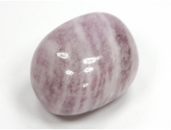 Лепидолит сиреневый, галтовка, Бразилия (25*19*18 мм, 18 г) №35170
