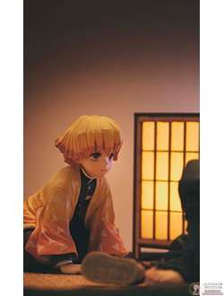 Фигурка Дзэницу Агацума  (G.E.M. Zenitsu Agatsuma Tenohira)