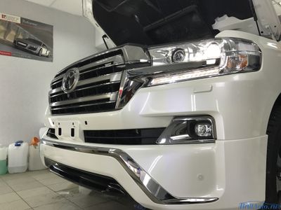 Передний обвес Toyota Land Cruiser 200 Executive White белый