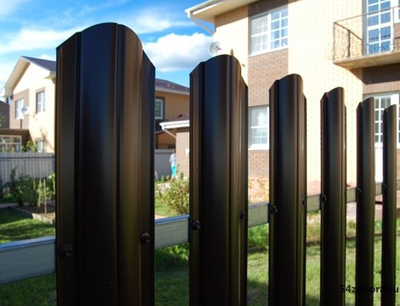 Забор из евроштакетника (однорядный)