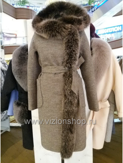 palto-s-dlinnym-mehovym-otlozhnym-vorotnikom-kupit