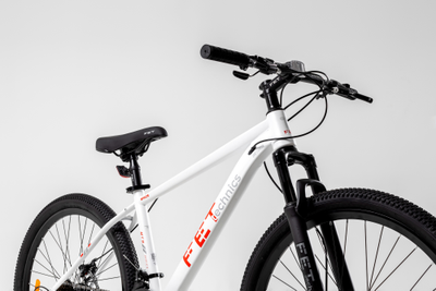 Велосипед FET technics 26" white-red (21 скорость, Shimano, дисковые тормоза)