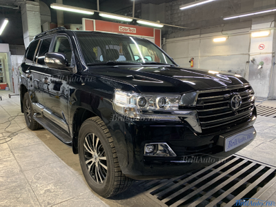 Полный рестайлинг Toyota Land Cruiser 200 из 2007-2015 в 2021 (Оптимальный)
