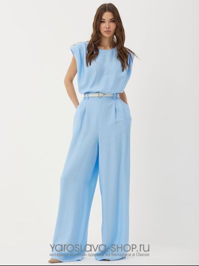 Модель : 3782.Комбинезон женский голубого цвета под пояс.