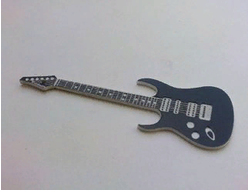 Брелок "Электрогитара" тип 5 черно-белый