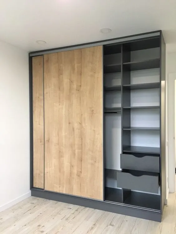 Шкаф купе, 1800 мм. Материал фасадов ЛДСП. Срок изготовления от 20 рабочих дней. Цена на момент заказа 59000 руб