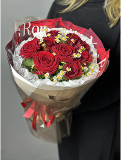 Букет из красных роз с ромашкой (копия)