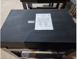 Плита поверочная гранитная 630х400х100 мм №0115 Плоскостность: 8 мкм со стендом