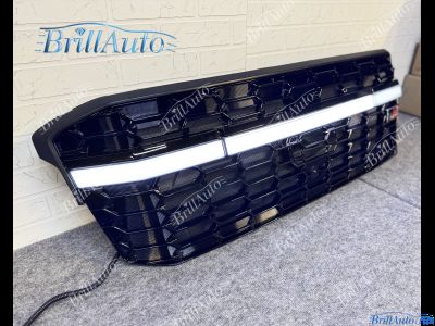 Решетка Toyota Land Cruiser 300 LED антихром