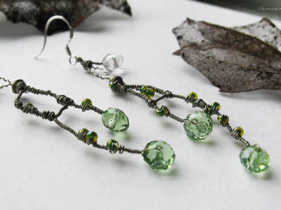 Капли утренней росы. Эльфийские серьги с хрустальными бусинами и чешским бисером