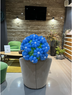 Букет из 15 голубых ромашек