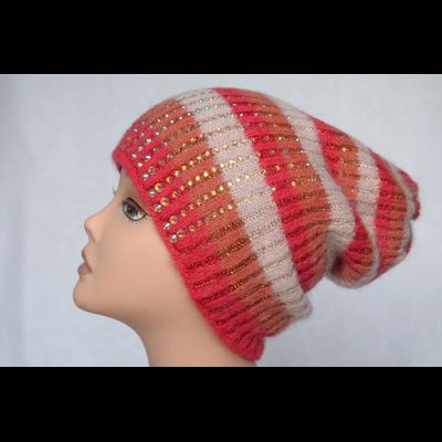 vizio-6817-shapka-italiya-zhenskaya-krasnaya-s-ukrasheniyami