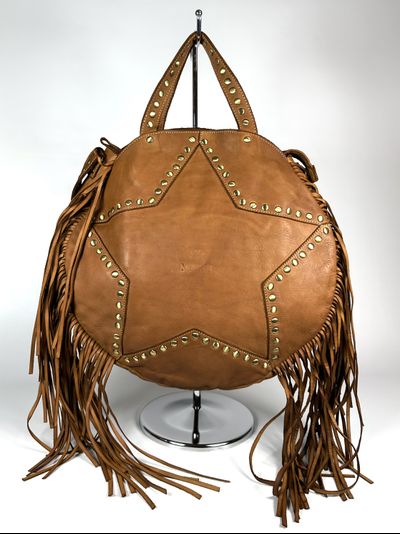 Женская сумка из натуральной вареной кожи с бахромой и заклепками Vera Pelle M&amp;Marie 026870 CAMEL