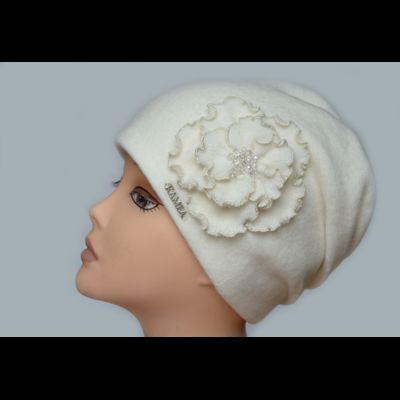 Белая польская шапка Камея осень - зима 2019 - 2020 фото