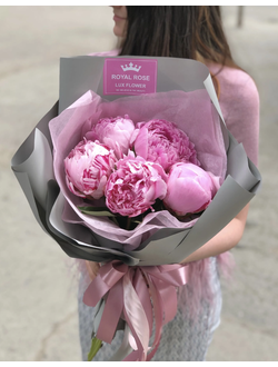 Букет из 5 пионов