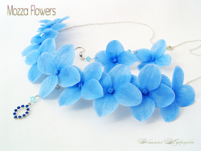 Комплект "Голубая гортензия" (Колье и серьги).