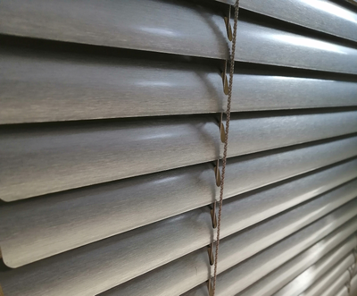 Жалюзи горизонтальные HOLIS, текстура БРАШ