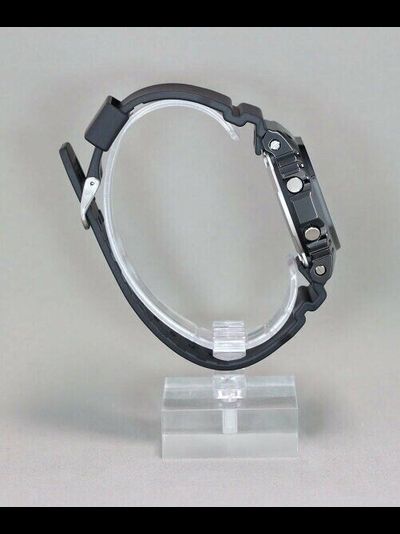 Часы Casio G-Shock GM-5600UB-1