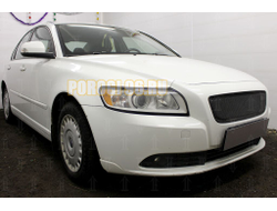 Защита радиатора Volvo S40 II (рестайлинг) 2007-2012 3D black верх PREMIUM (устанавливается вместо штатной)