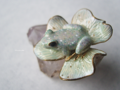 Кольцо с клевером и лягушкой "Принцесса Ия на листе Морока Трифолиума"