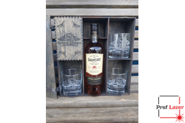 Подарочная коробка под алкоголь и бокалы