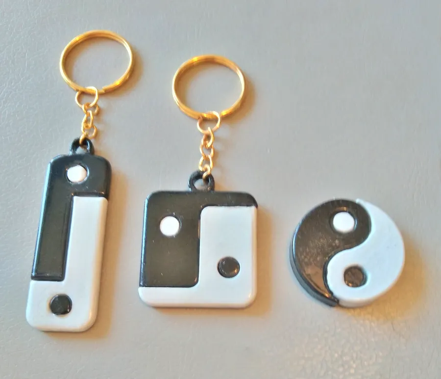 Брелоки и магнитик на холодильник