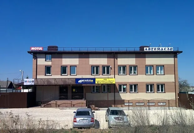 г.Владимир, ул.5й Тупиковый проезд, д.13. Трёхэтажное красное кирпичное здание в 100 м от Пекинки. 
Установлено 48 изделий / профильная система Kraspan Energy 70 мм, фурнитура G-U. 