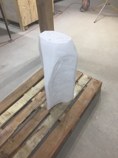 Консоль "Toscana" с основанием из гипса и столешницей из массива (Фото с производства 4)