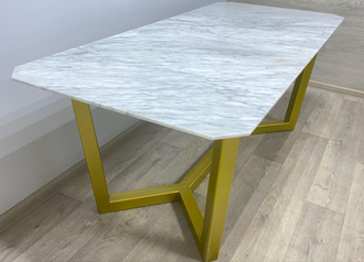 Столик из мрамора Bianco Carrara (1300х600х500 мм, подстолье золото)