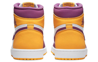 цена на спортивные мужские кроссовки Nike Air Jordan 1 Retro High OG Brotherhood 555088-706