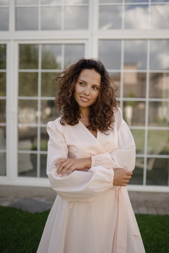 Будуарное платье-халат с поясом (персиковое)