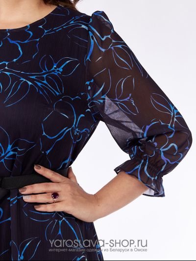 Женское шифоновое платье в синем цвете с цветочным принтом