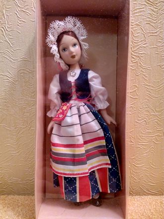 Кукла без журнала из серии &quot;Куклы в народных костюмах&quot; №75. Финский женский костюм