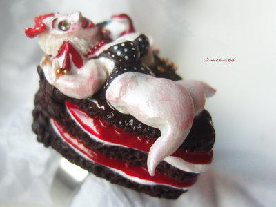 Пин-ап кольцо "Утро Фифеи" с вкусным тортиком