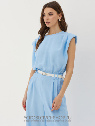 Комбинезон женский голубого цвета под пояс