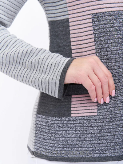 Женский вязаный жакет в сером цвете