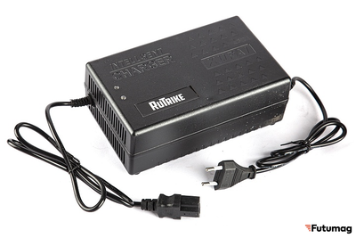 Зарядное устройство интеллектуальное для Li литиевых аккумуляторов 60V20A/H (3A)